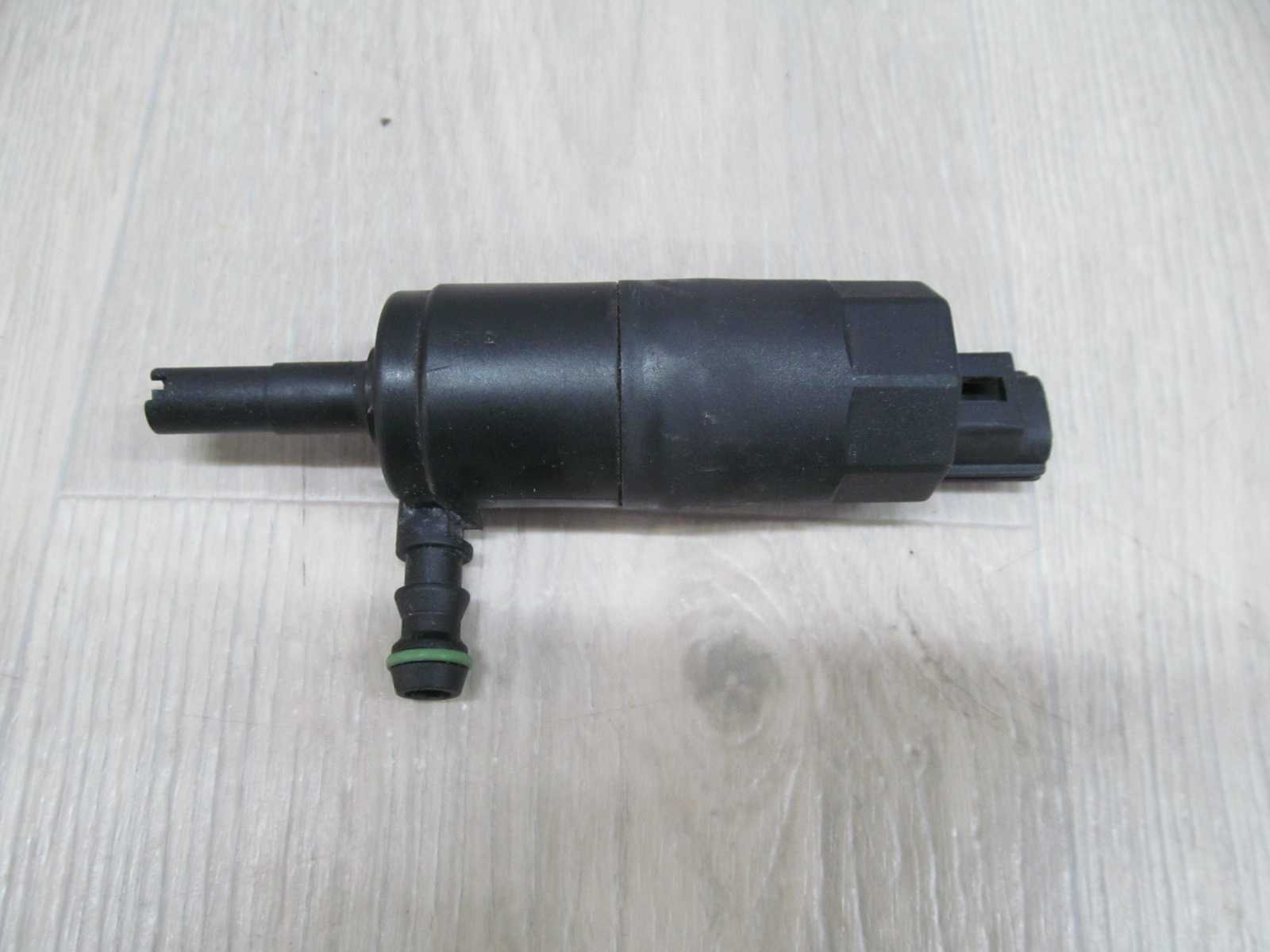 VOLVO S40 V50 POMPKA SPRYSKIWACZY LAMP XENON 5W23-13K082-AA 04-12