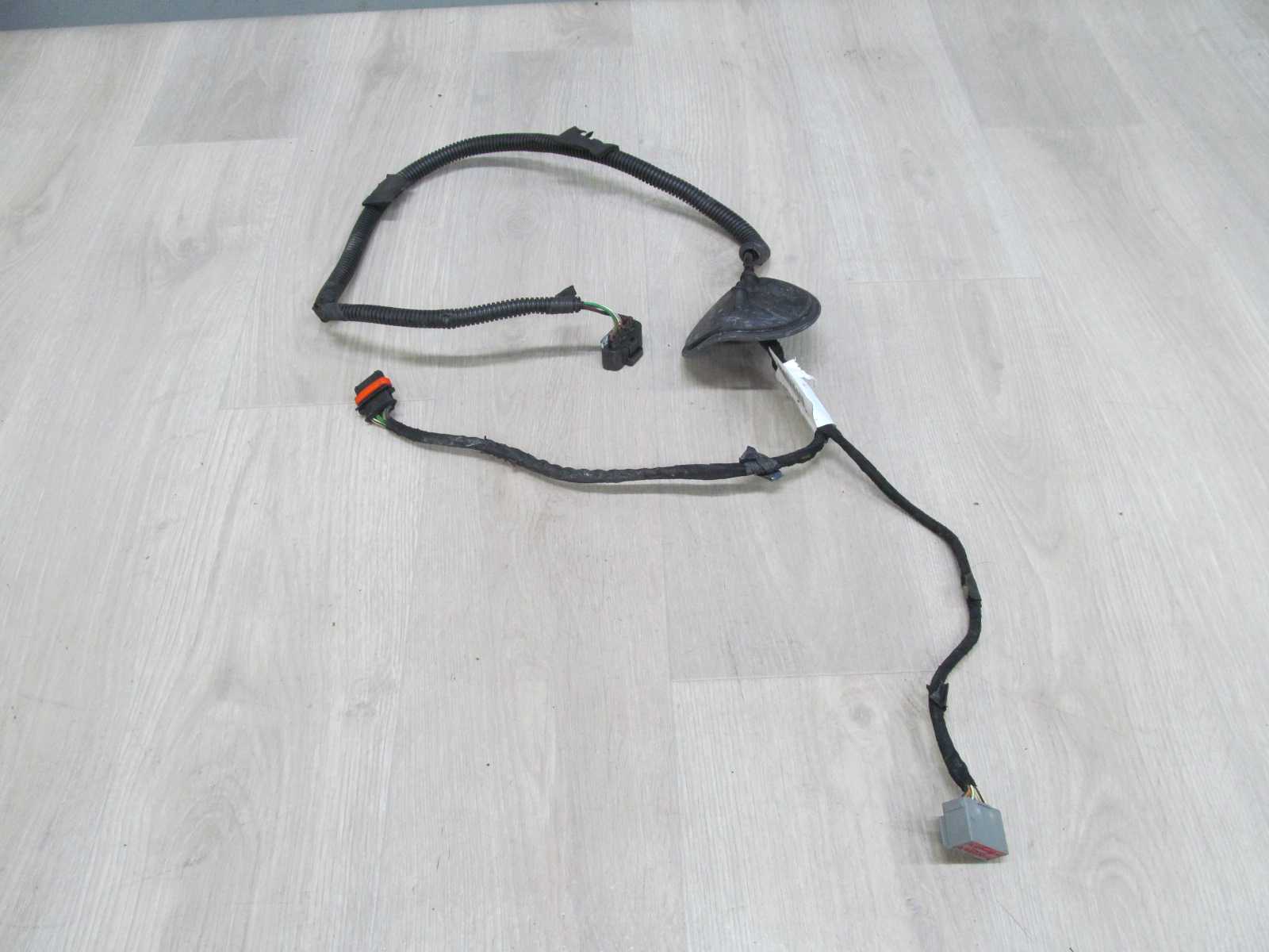 VOLVO S40 V50 2.4 i KABEL WIAZKA POMPY PALIWA ZBIORNIKA 30724850 04-12