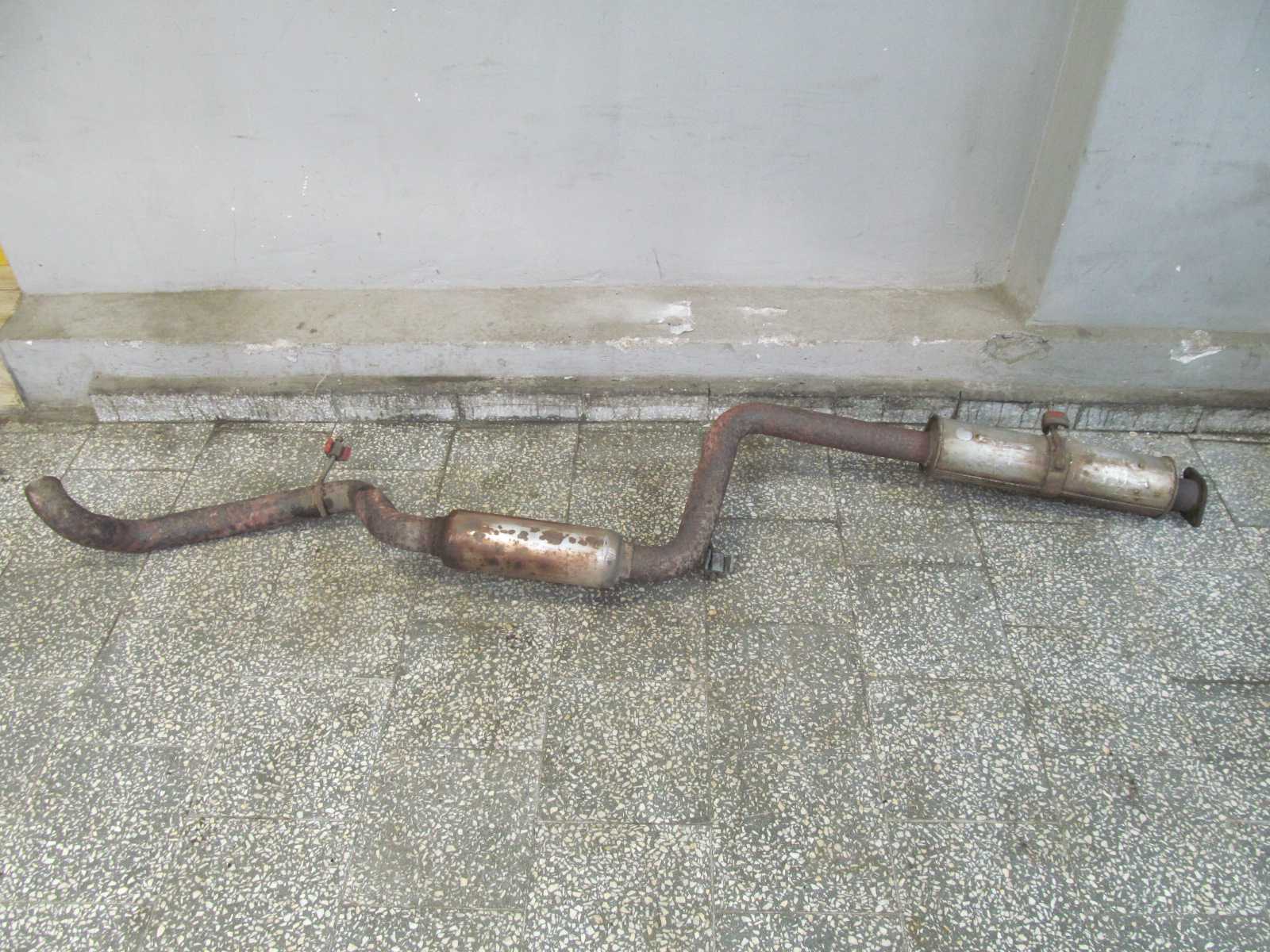 VOLVO C70 06-13 2.4 TLUMIK SRODKOWY 239814