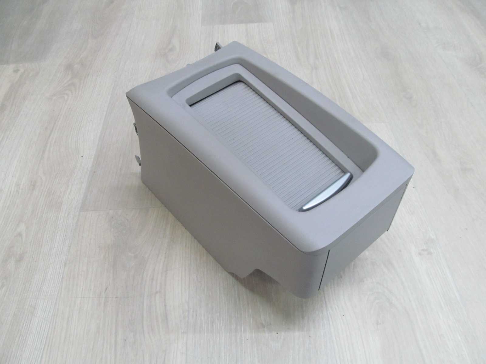 VOLVO S40 V50 C70 06-13 SCHOWEK NA NAPOJE TUNEL ROLETA 30633451