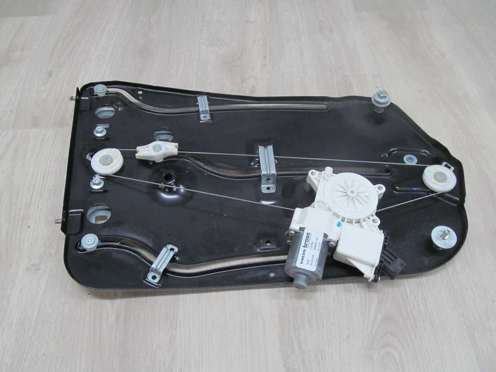 VOLVO C70 06-13 MECHANIZM PODNOSNIK SZYBY TYL LEWY 30784123 9466809