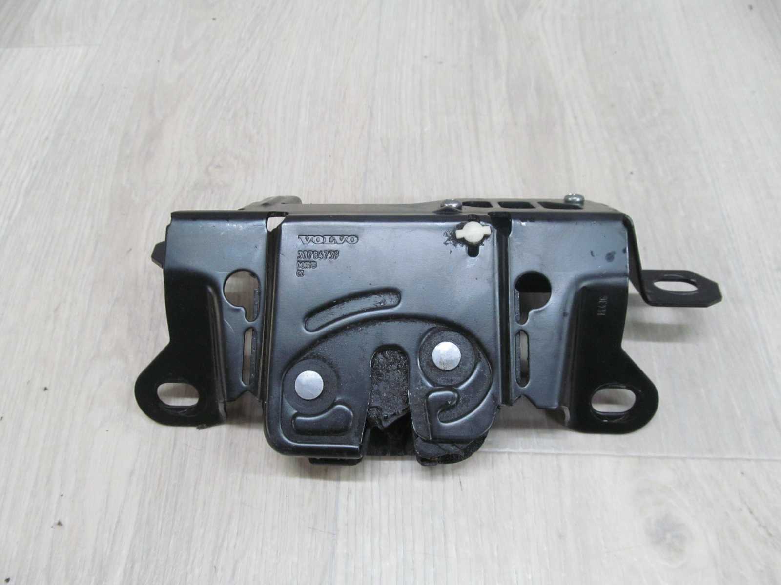 VOLVO C70 06-13 ZAMEK KLAPY BAGAZNIKA 30784739