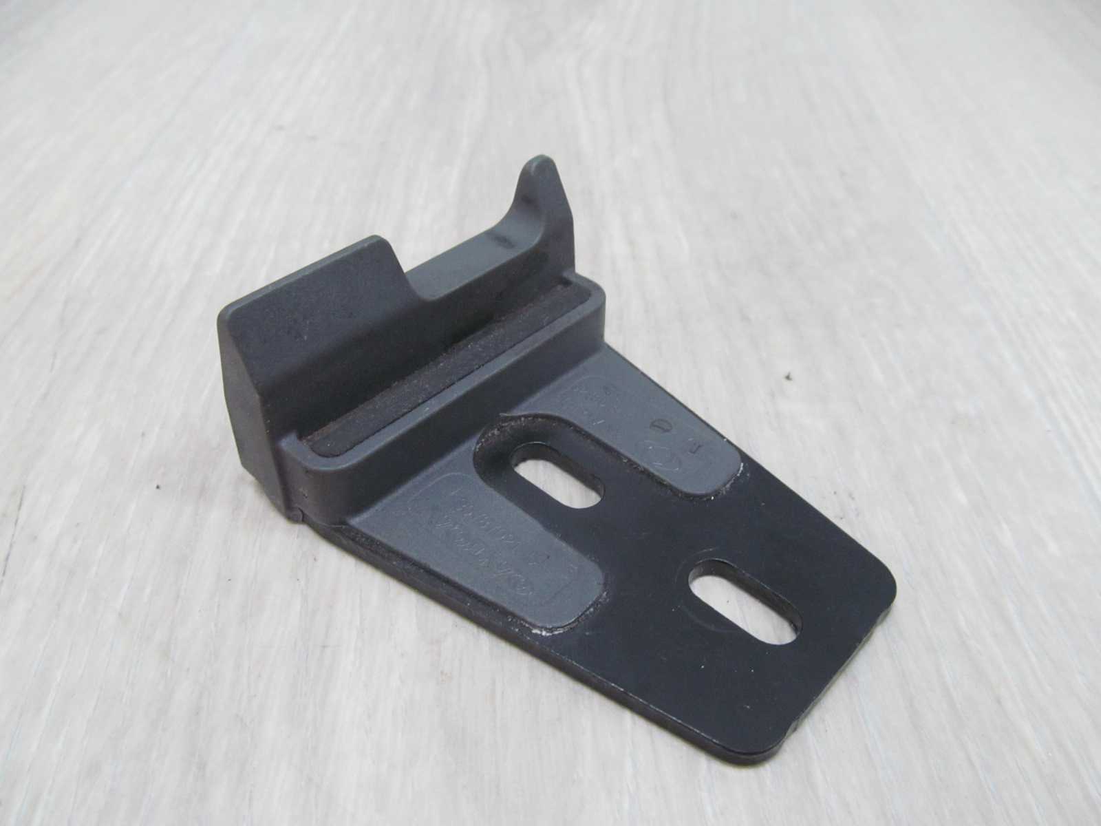 VOLVO C70 06-13 RYGIEL ZAMEK ZAMKA KANAPY POLKI 30787021-5 30787447