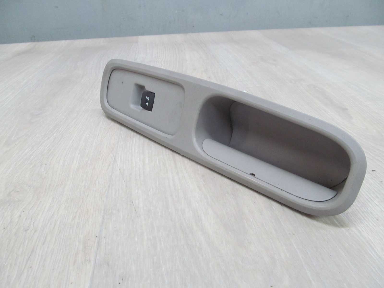 VOLVO C30 S40 V50 C70 06-13 PANEL PRZELACZNIK SZYB PRZOD PRAWY 9466562 9466562