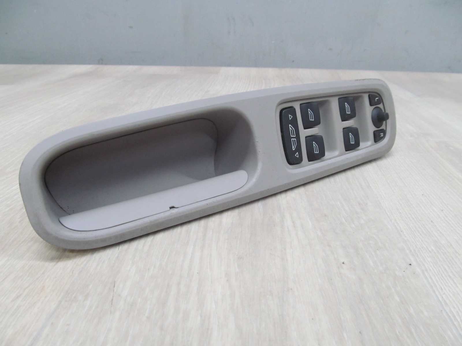 VOLVO C30 S40 V50 C70 06-13 PANEL PRZELACZNIK SZYB PRZOD LEWY 30773433 320201201