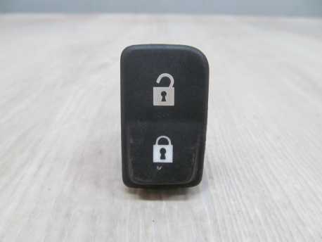 VOLVO C30 S40 V50 C70 06-13 PRZELACZNIK BLOKADY DRZWI 0665832