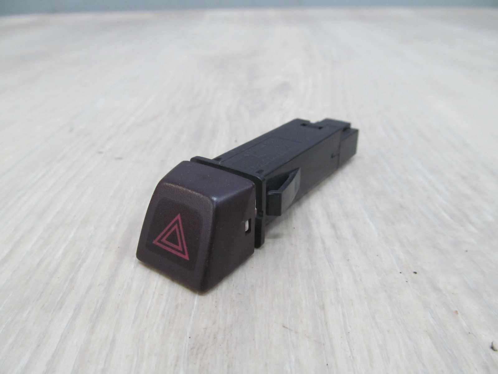 VOLVO C30 S40 V50 C70 XC60 06-13 WLACZNIK SWIATEL AWARYJNYCH 30739296