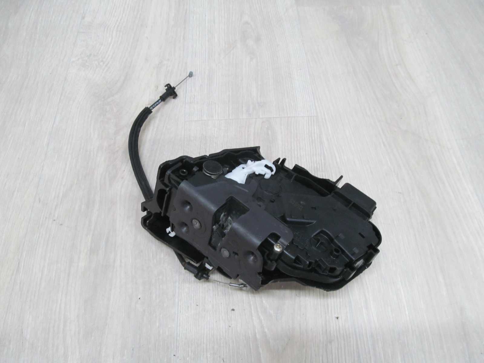 VOLVO C70 06-13 ZAMEK DRZWI LEWY 30632850