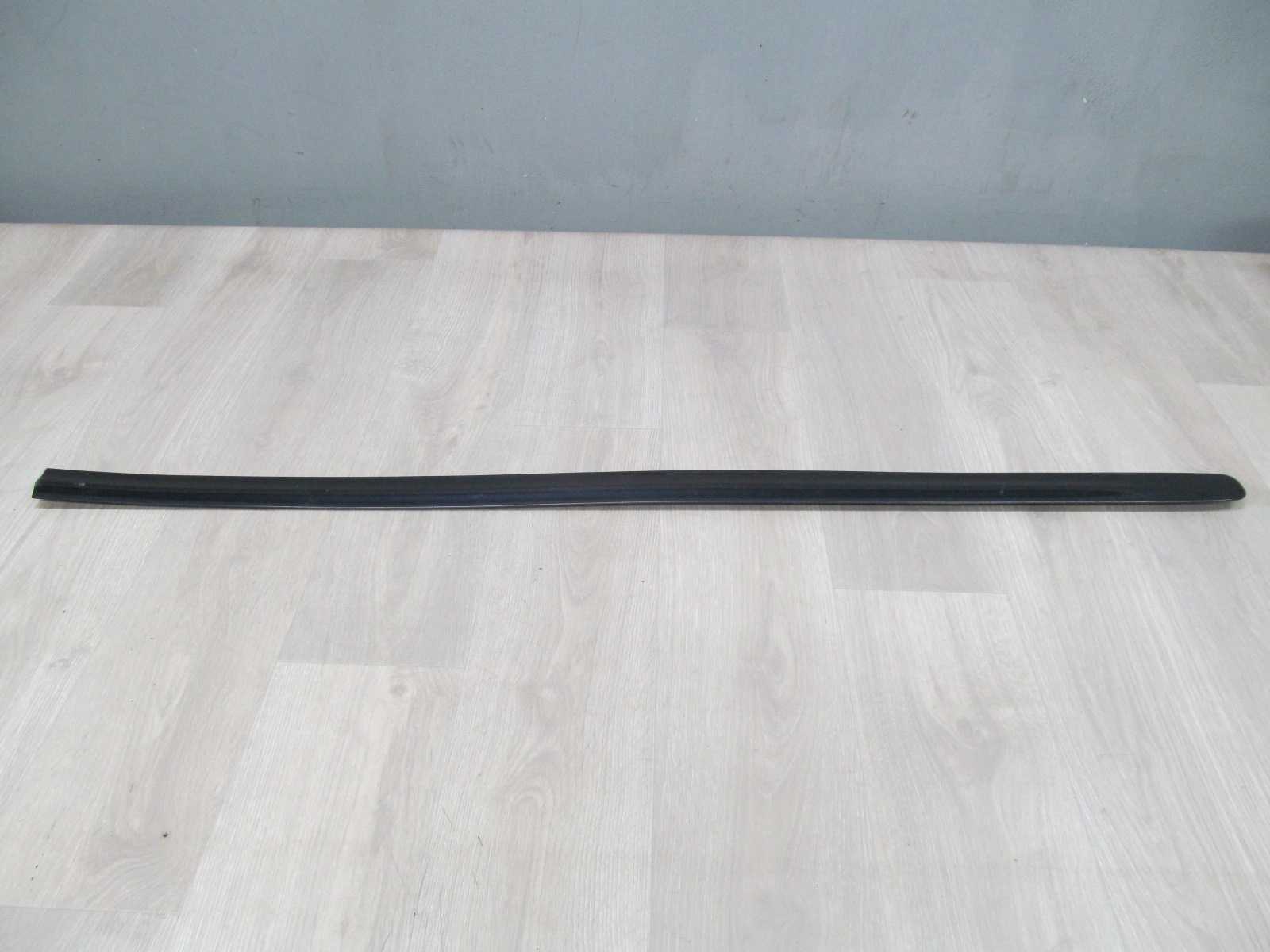 VOLVO C70 06-13 LISTWA DRZWI PRAWA 09466449 467-26