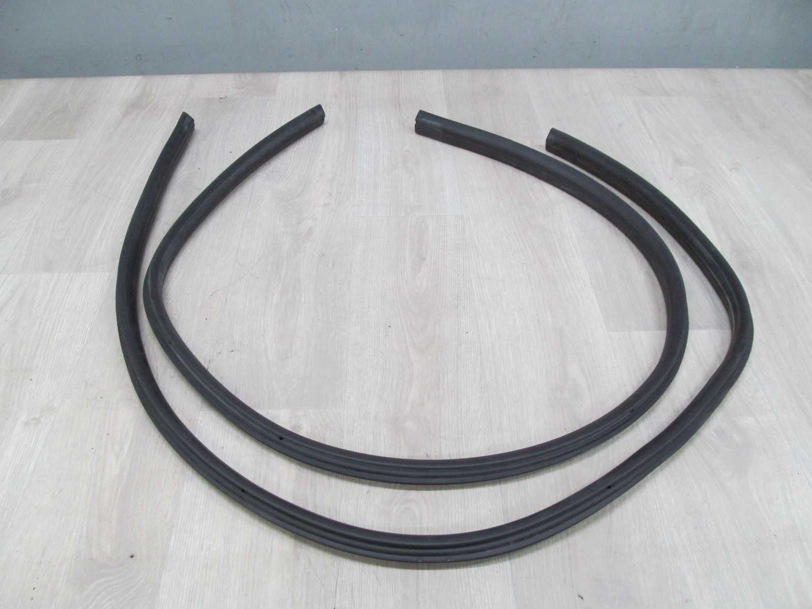 VOLVO C70 06-13 USZCZELKA DRZWI DOLNA 30787412/13