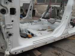 VOLVO V50 04-13 PROG SLUPEK POSZYCIE LEWY 614-46