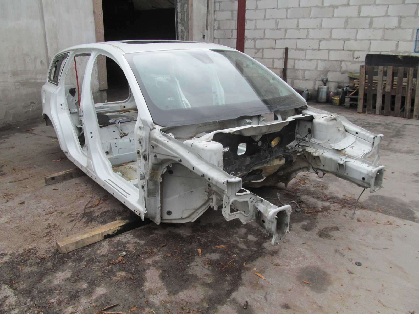 VOLVO V50 04-13 PROG SLUPEK POSZYCIE PRAWY 614-46