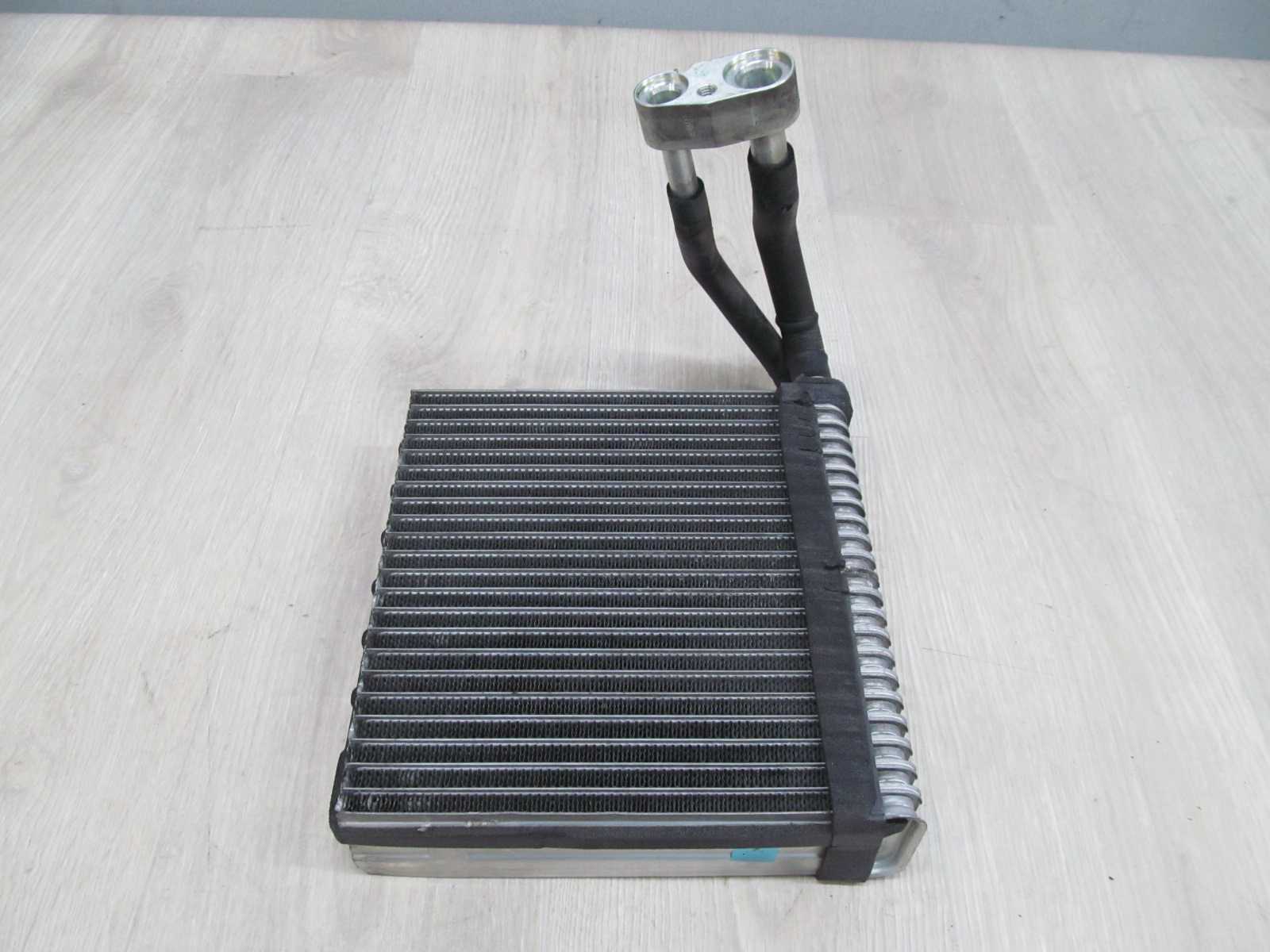 VOLVO S40 V50 C70 PAROWNIK NAGRZEWNICA KLIMATYZACJI 04-12