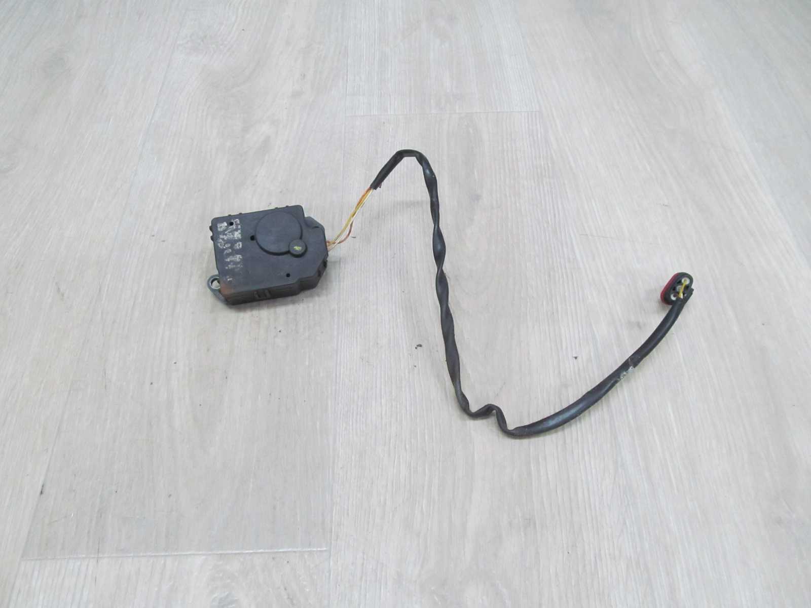 OPEL VIVARO TRAFIC 06-14 SILNICZEK STEROWNIA NAGRZEWNICY