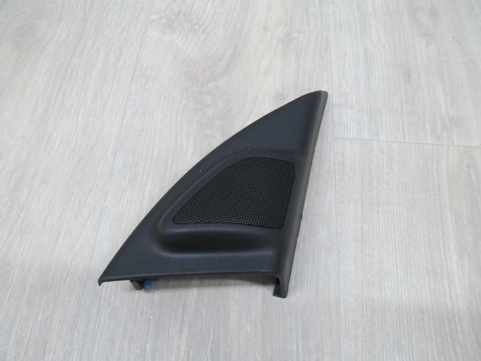 VOLVO S80 II V70 III 06-13 GLOSNIK WYSOKOTONOWY PRAWY 30781068