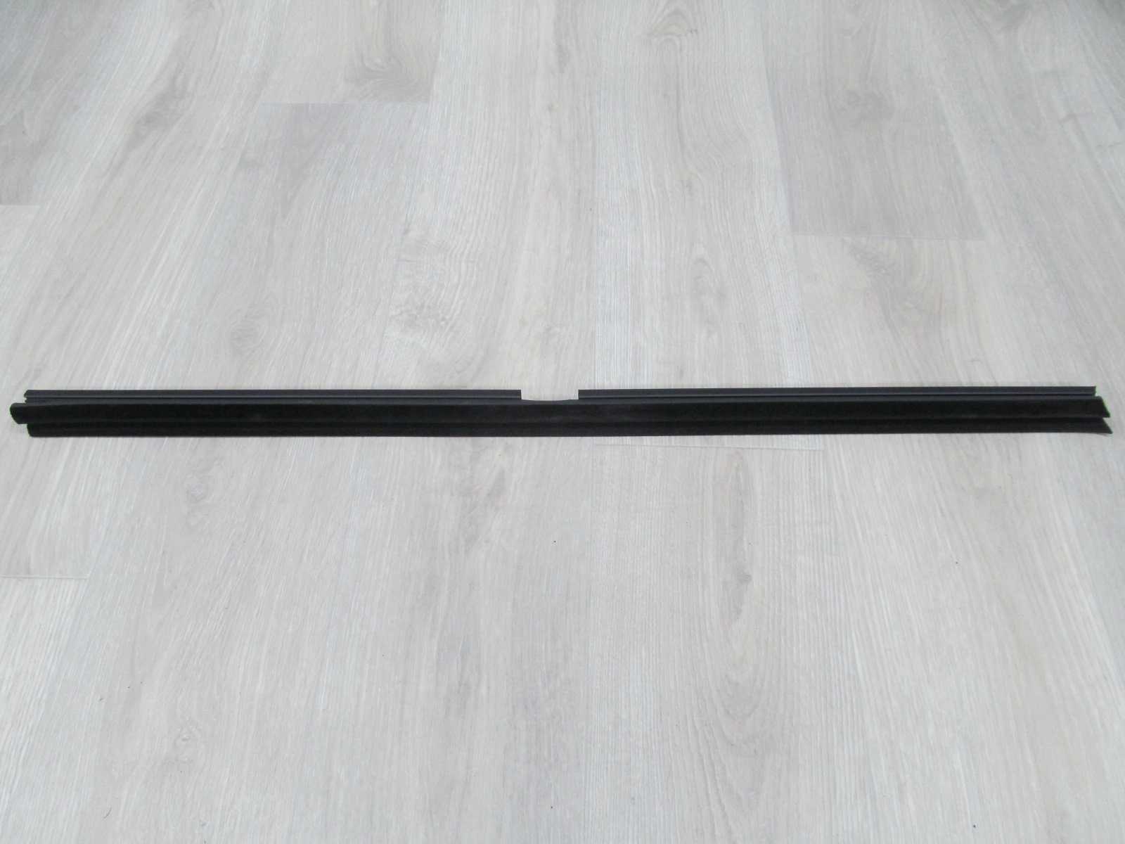 VOLVO S80 II V70 III 06-13 USZCZELKA LISTWA ZGARNIAJACA DRZWI PRZOD PRAWA