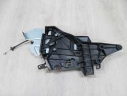 VOLVO S80 II V70 III 06-13 OSLONA MOCOWANIE ZAMKA TYL LEWY 30661074 30784202