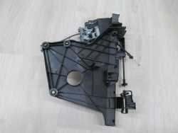 VOLVO S80 II V70 III 06-13 OSLONA MOCOWANIE ZAMKA PRZOD PRAWY 30661073