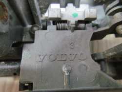 VOLVO S80 II V70 III 06-13 OSLONA MOCOWANIE ZAMKA PRZOD PRAWY 30661073