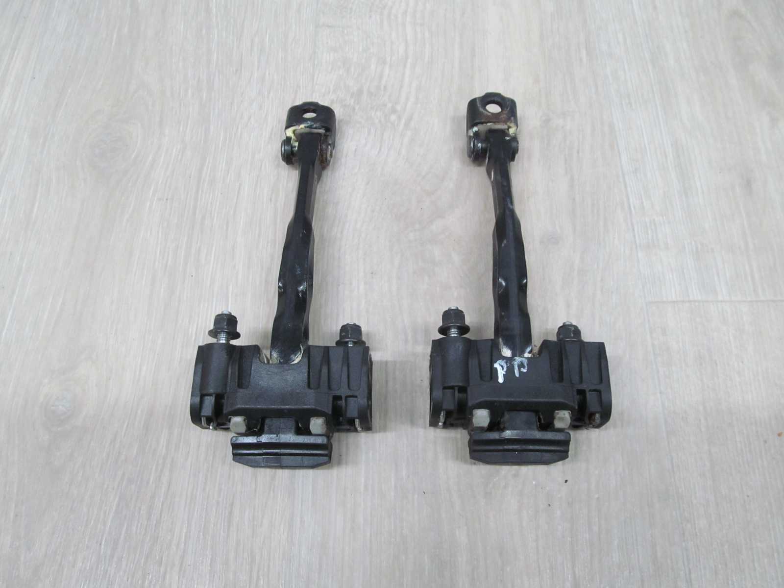 VOLVO S80 II V70 III XC70 06-13 OGRANICZNIK DRZWI PRZOD 31217753