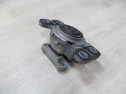VOLVO S80 II V70 III 06-13 2.4 D5 LAPA PODUSZKA SILNIKA8G9N-7M121-AA-00