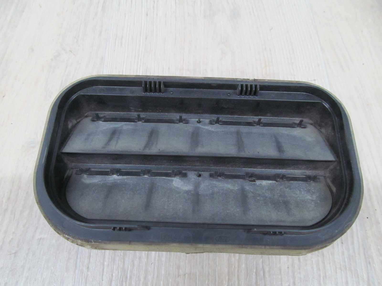 VOLVO S80 II V70 III XC70 III C30 S40 06-16 KRATKA WENTYLACYJNA BAGAZNIKA YF1A-54280B62-AE