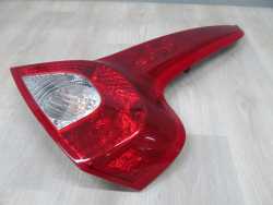 VOLVO C30 06-13 LAMPA TYL PRAWA TYLNA EU 27710205