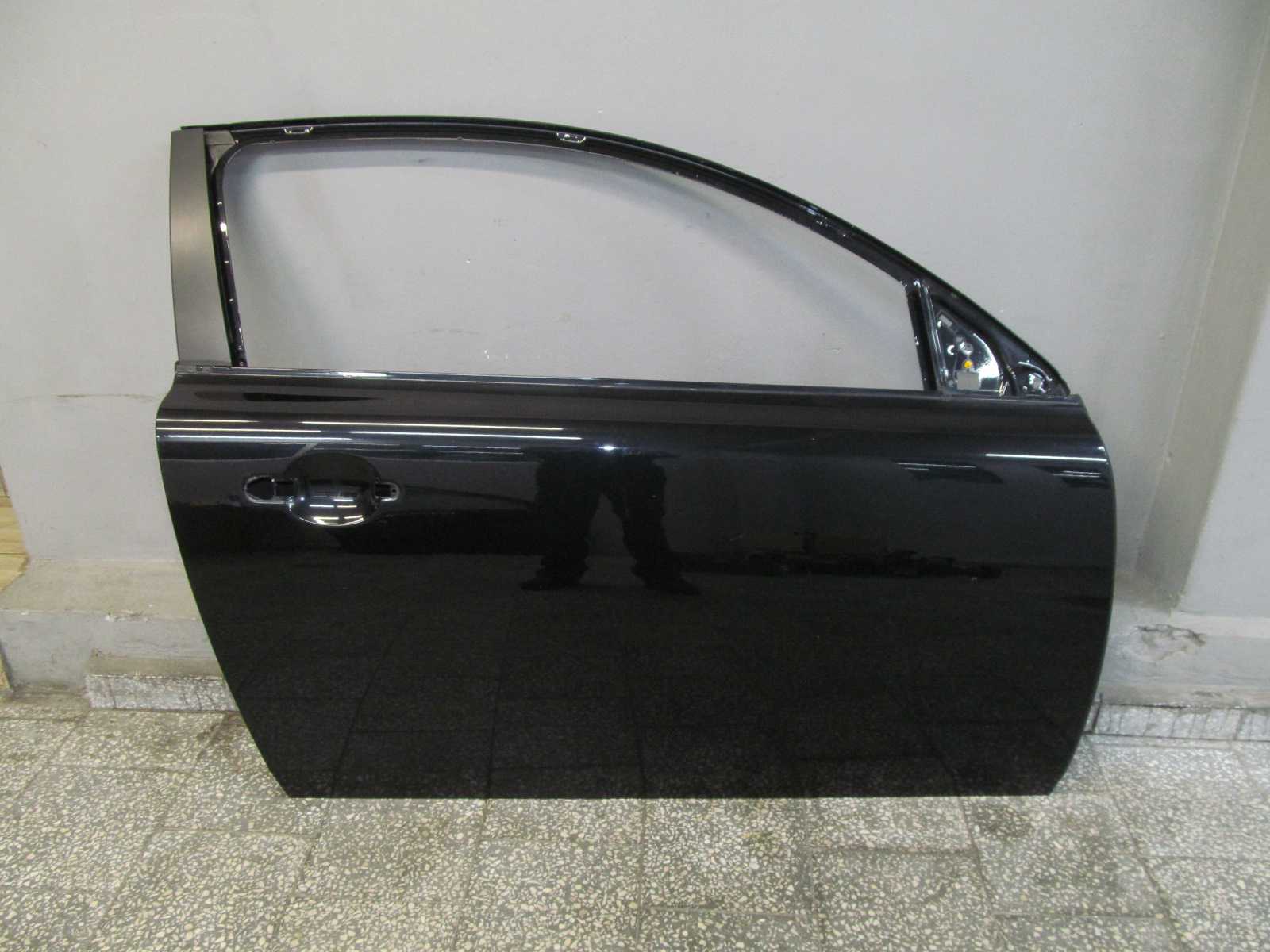 VOLVO C30 06-13 DRZWI PRAWE PRAWY PRZOD 452-46