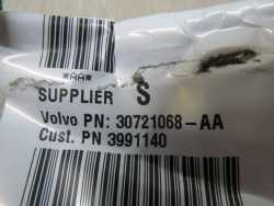 VOLVO C30 KABEL PRZEDLUZKA KLAMRY PASA TYL 30721068-AA 06-13