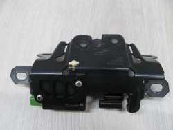 VOLVO C30 06-13 ZAMEK KLAPY BAGAZNIKA TYL 30784739 30699960