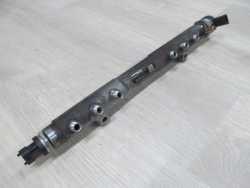 VOLVO S80 II V70 III 2.4 D5 06-13 LISTWA WTRYSKOWA CZUJNIK 31259011 0445215023