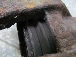 VOLVO C30 S40 V50 1.6 2.0 D ZACISK HAMULCOWY PRZOD LEWY
