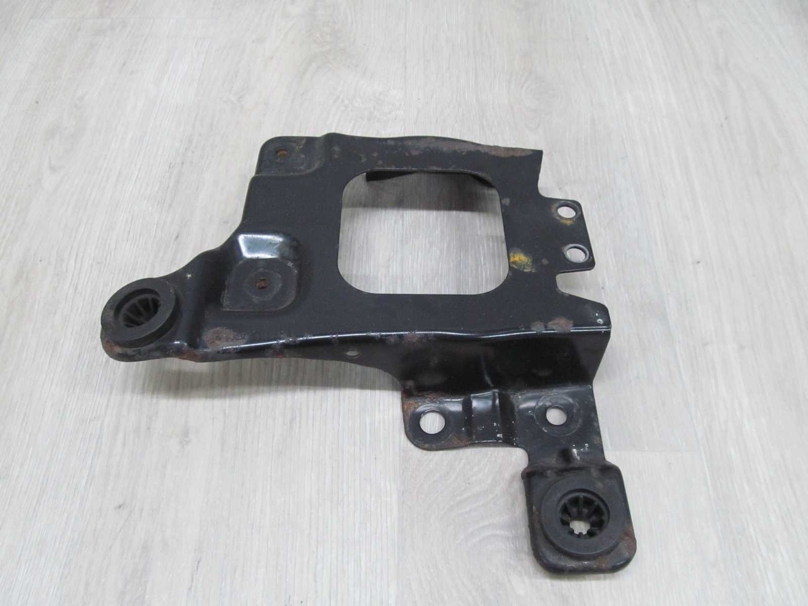 VOLVO C30 S40 V50 1.6 D 04- LAPA MOCOWANIE PODUSZKI SKRZYNI 3M51-R6K034AG