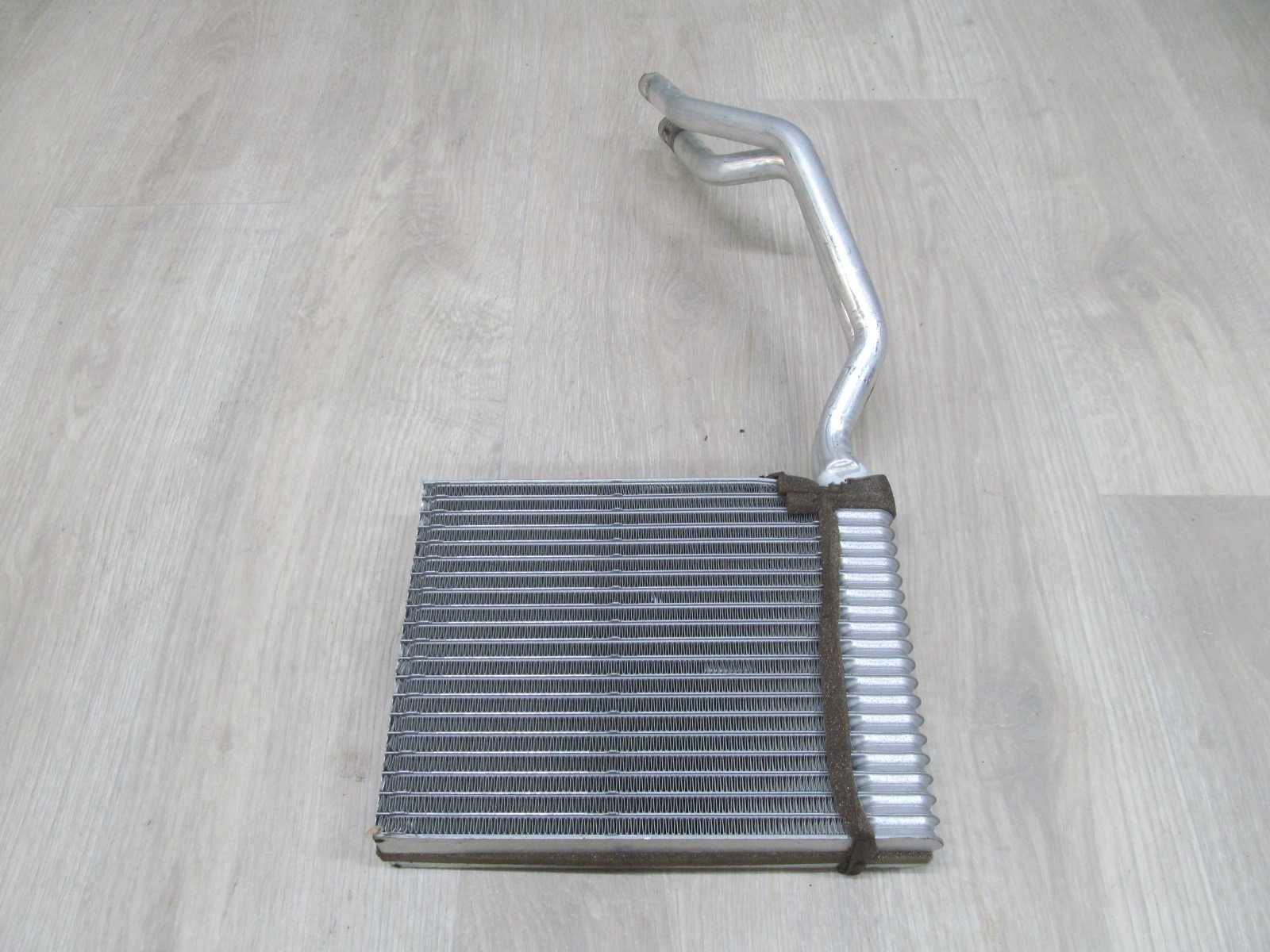 VOLVO C30 S40 V50 C70 04-13 CHLODNICZKA NAGRZEWNICA WODY 4N5H18476BA 04-12