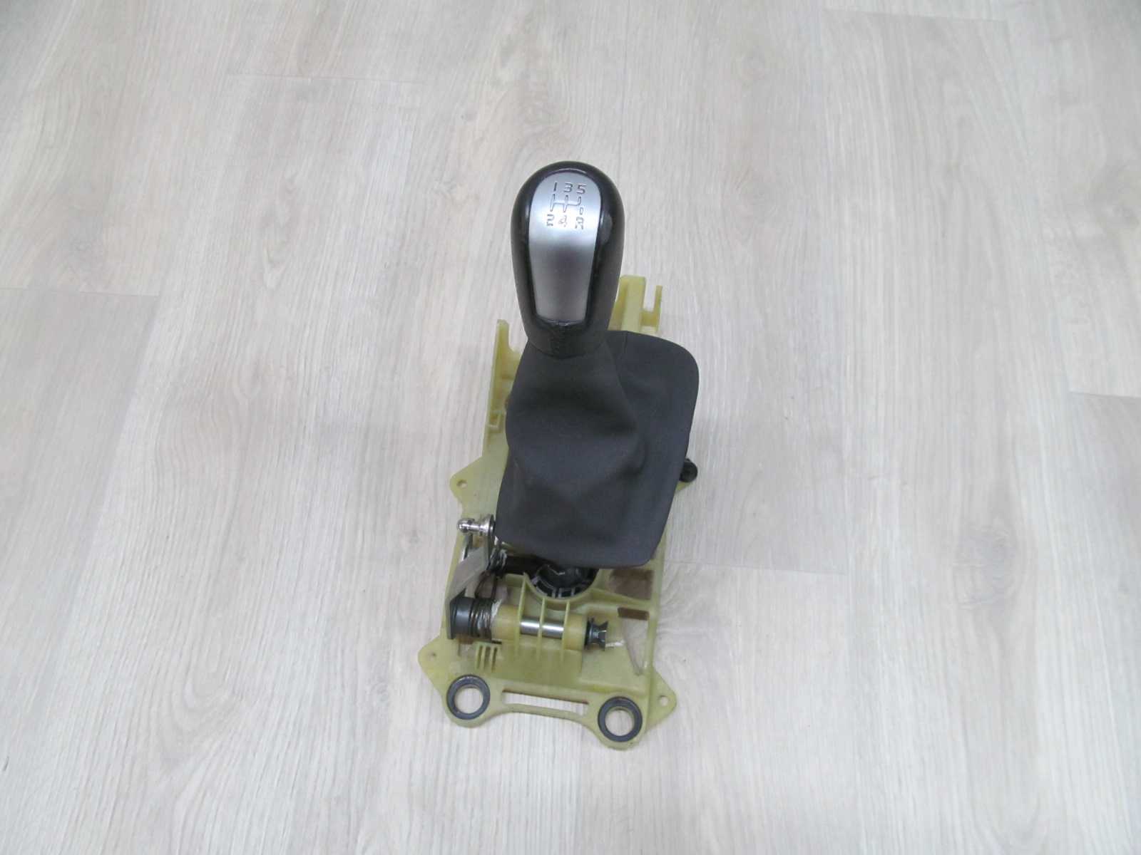 VOLVO C30 S40 V50 1.6 D 06-13 WYBIERAK LEWAREK ZMIANY BIEGOW 30759803