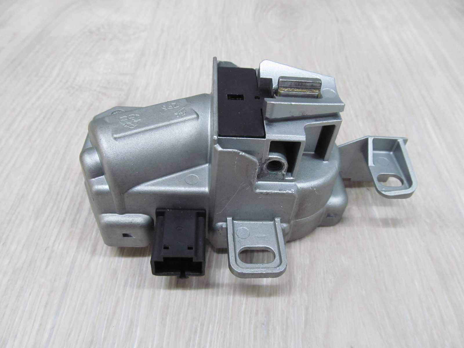 VOLVO C30 C70 S40 V50 BLOKADA RYGIEL KIEROWNICY 31202262