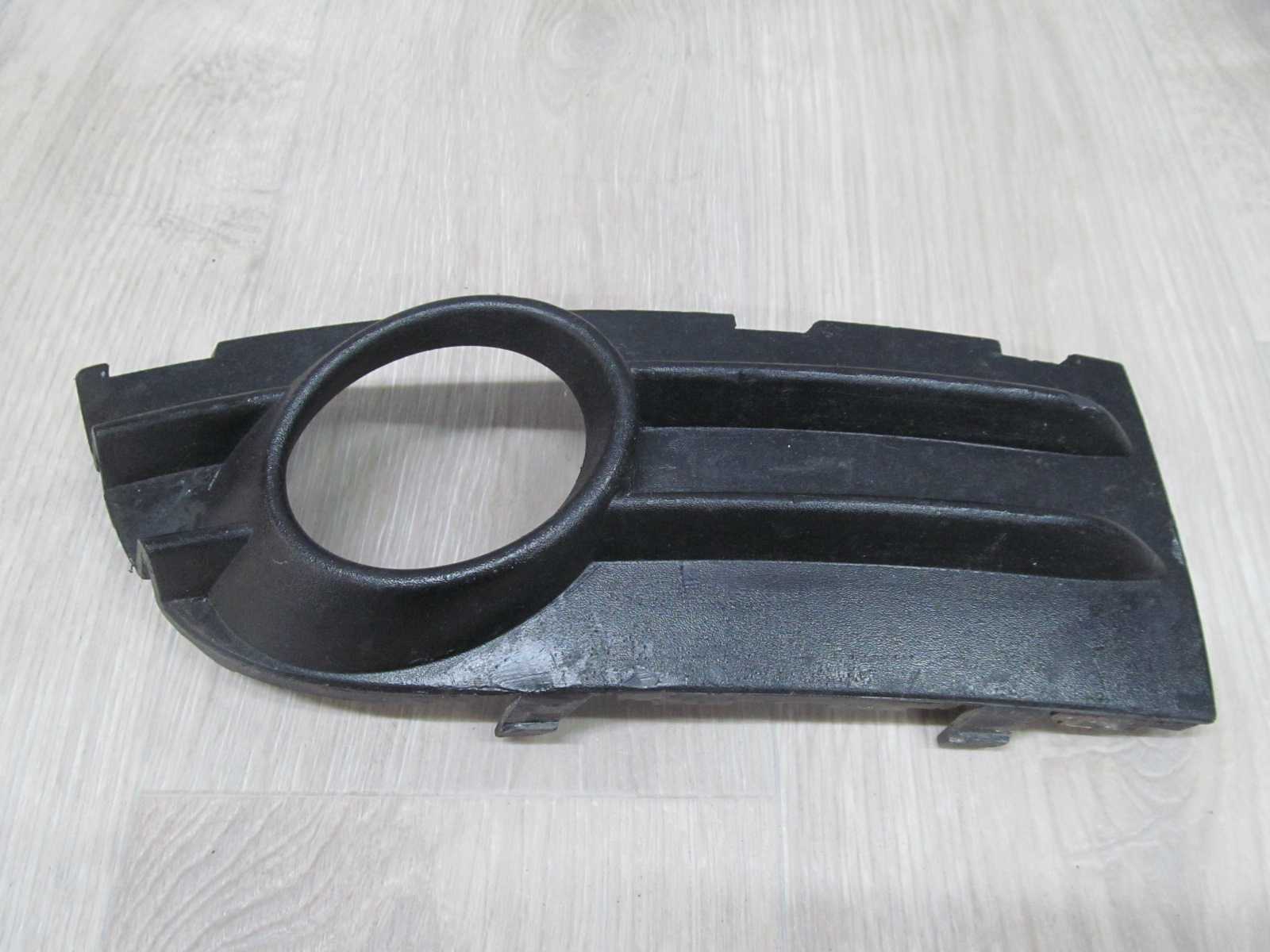 VOLVO C30 06-10 KRATKA ATRAPA HALOGENU ZDERZAKA PRAWA 30657196