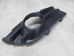 VOLVO C30 06-10 KRATKA ATRAPA HALOGENU ZDERZAKA PRAWA 30657196