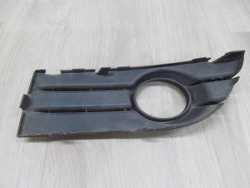 VOLVO C30 06-10 KRATKA ATRAPA HALOGENU ZDERZAKA PRAWA 30657196