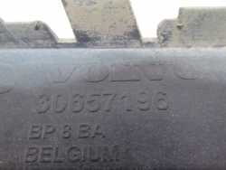 VOLVO C30 06-10 KRATKA ATRAPA HALOGENU ZDERZAKA PRAWA 30657196