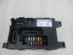 OPEL CORSA D 06-14 SKRZYNKA BEZPIECZNIKOW 13217387 EA