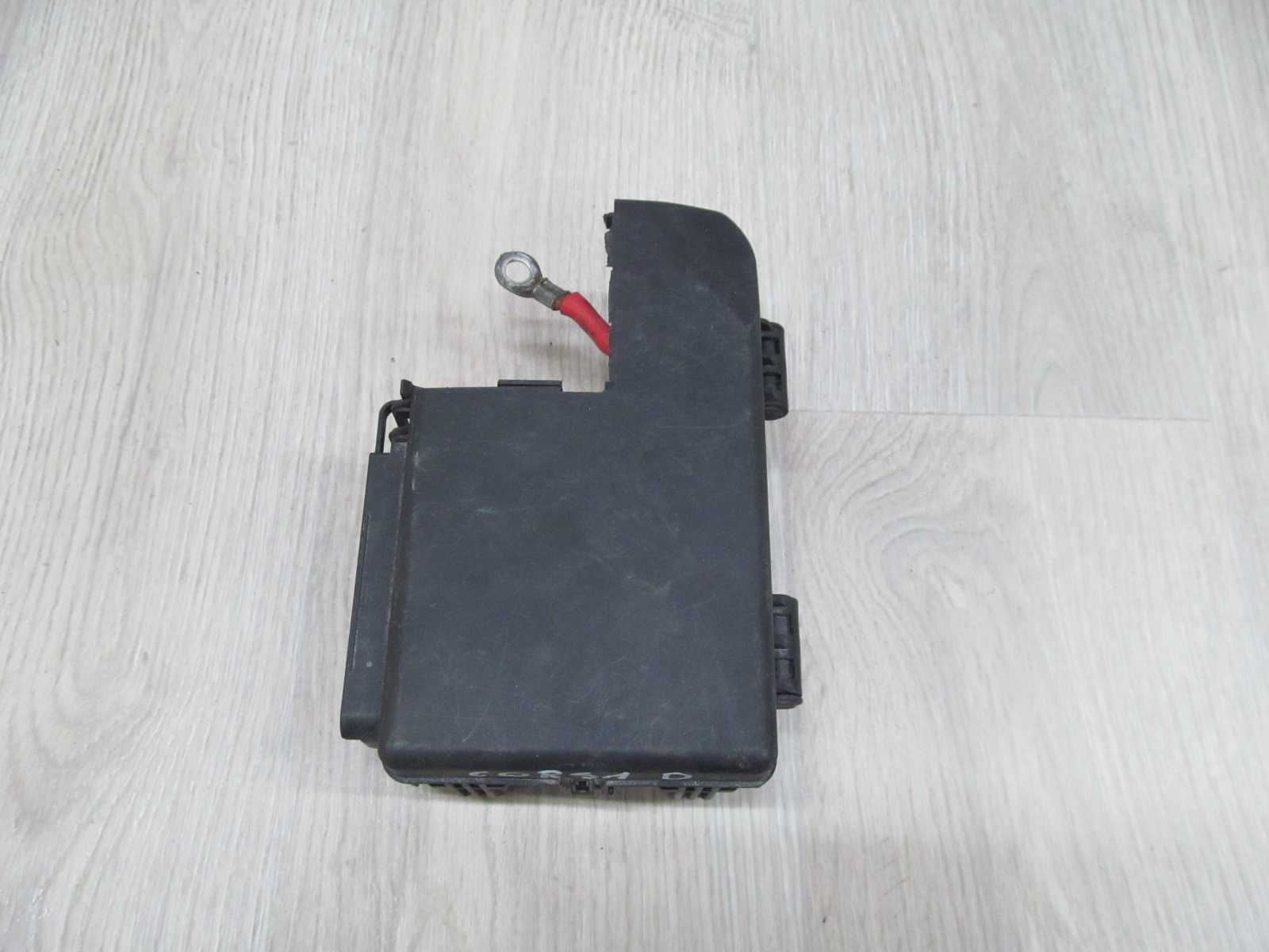 OPEL CORSA D 06-14 SKRZYNKA BEZPIECZNIKOW 1718434-1 AKUMULATORA