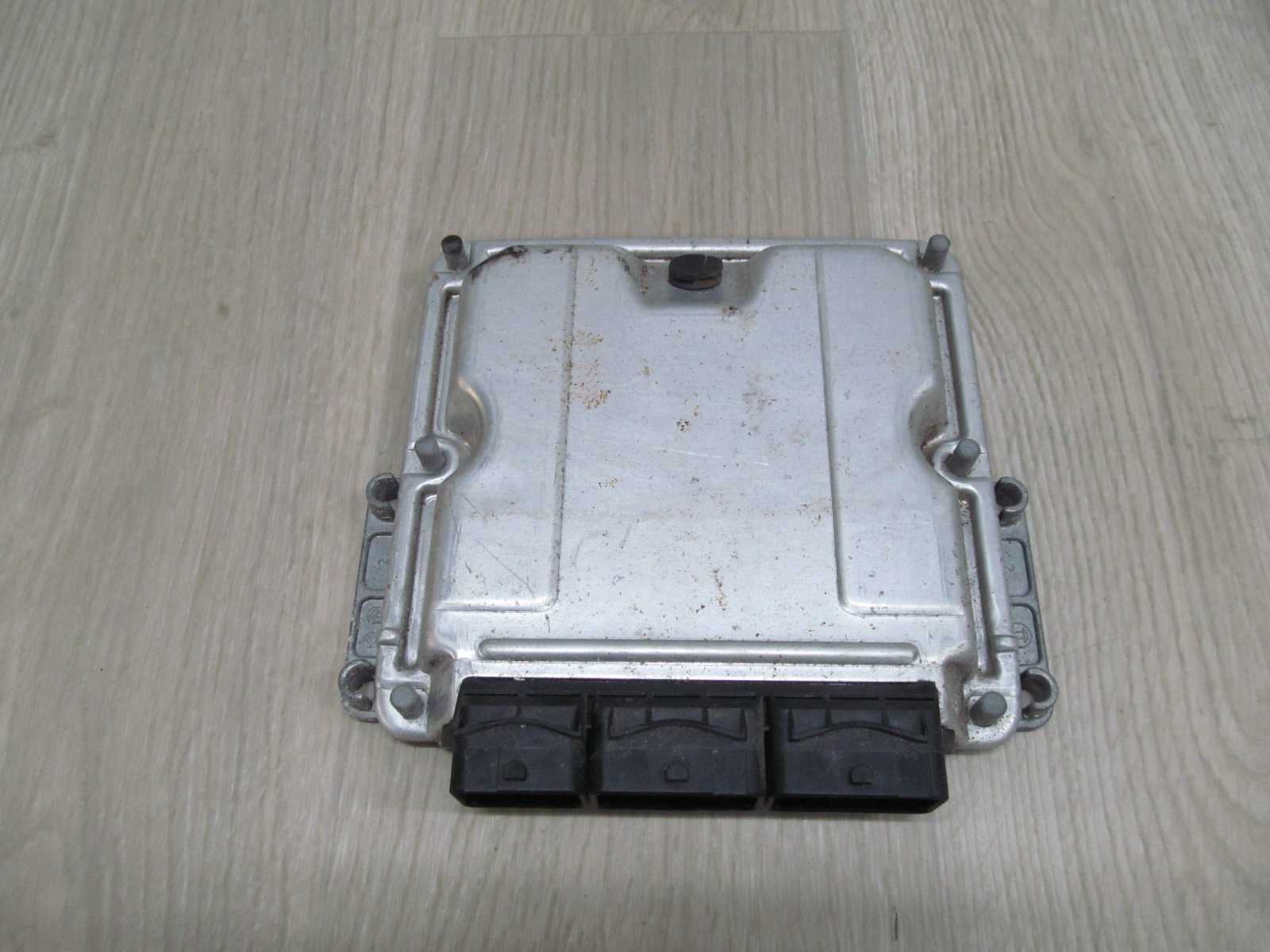 OPEL VIVARO TRAFIC 1.9 01- KOMPUTER STEROWNIK SILNIKA 0281010632 8200051608 8200204836