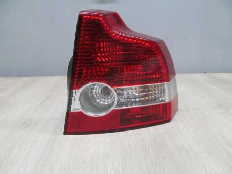 VOLVO S40 04-08 LAMPA TYL PRAWA 30698916 EU