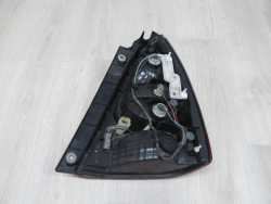 SUBARU FORESTER II LIFT SG LAMPA TYL LEWA 06-08 EU