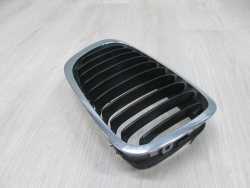 BMW 3 E46 COUPE GRILL NERKA ATRAPA PRAWA 8208672 00-06