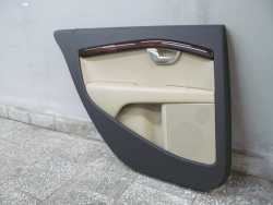 VOLVO S80 II V70 06-13 TAPICERKA BOCZEK DRZWI SKORA TYL LEWY 8686854