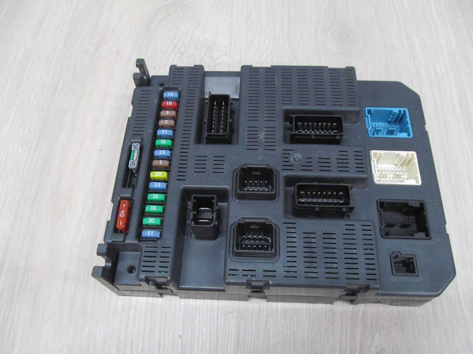 PEUGEOT CITROEN SKRZYNKA MODUL BSI 9663798380 P07