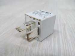 AUDI VW SEAT SKODA PRZEKAZNIK 370 8D0951253