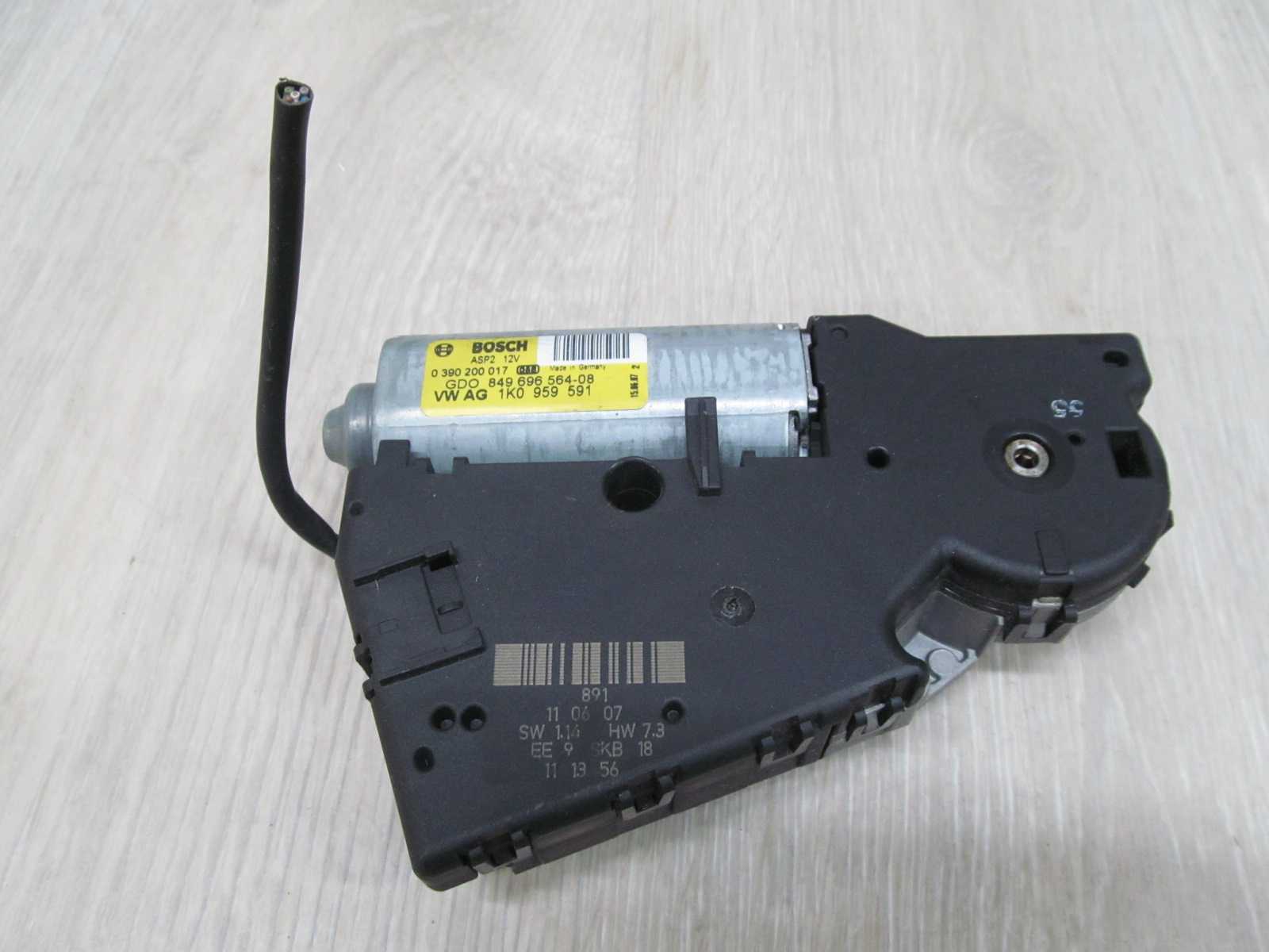 VW GOLF VI TOURAN SKODA SILNIK SILNICZEK SZYBERDACHU 1K0959591